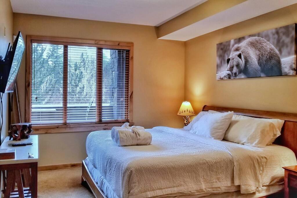 Luxurious Rundle Cliffs Lodge In Spring Creek Canmore Exterior foto